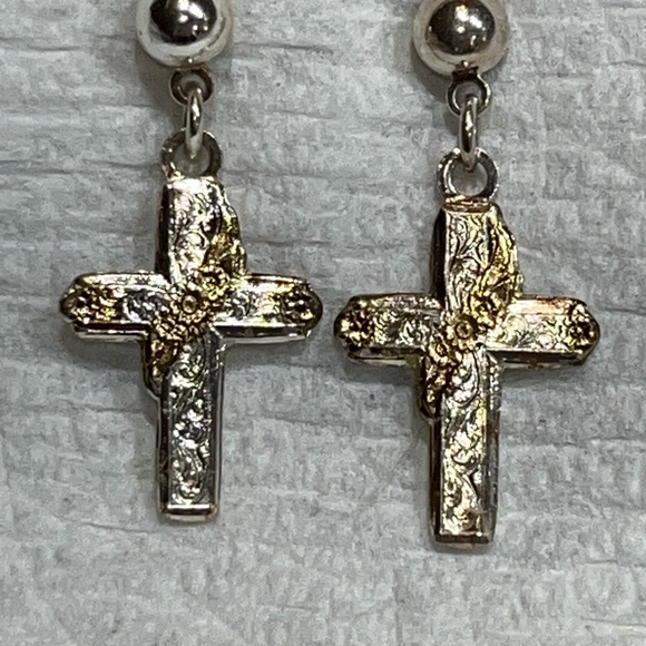 Montana Silversmith Silver silver cross post dangle earrings wrapped gold roses - Picture 7 of 14